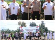 Polresta Banyuwangi dan Ponpes Darul Khoirot Gelar Penanaman Jagung Serentak di Lahan Kerjasama