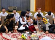 Rindu Ibu, Siswa Sekolah Rakyat Banyuwangi Menangis di Pelukan Bupati Ipuk