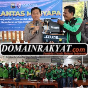 Kapolres Bojonegoro Beri Bantuan Komunitas Ojol Ajak Jaga Kamtibmas.