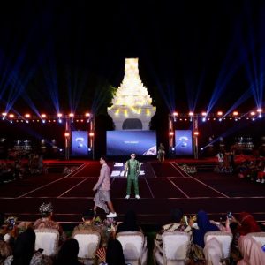 Pesona Motif Wader Kesit di Banyuwangi Batik Festival, Bupati Ipuk: Simbol Semangat Angkat Wastra Banyuwangi ke Panggung Nasi