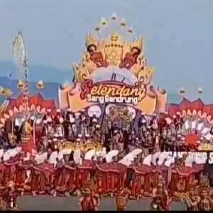 Gandrung Sewu 2025 dengan Tema “Selendang  Sang Gandrung”, Ribuan Penari dengan Koreografi Gerakan yang Anggun dan Harmonis.