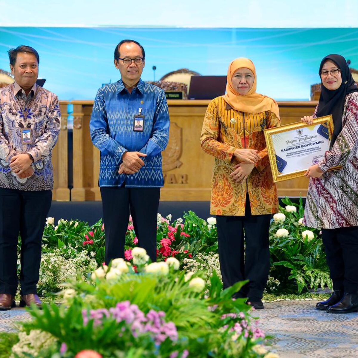 Raih TPID Terbaik, Bupati Ipuk Paparkan Program Pengendalian Inflasi di High Level Meeting Jatim.