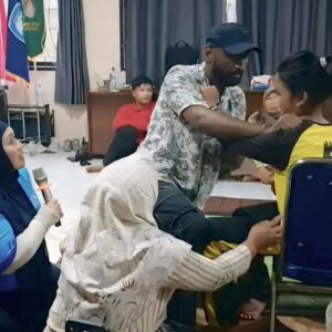 Perkins Internasional Latih Fisioterapi Ratusan Guru dan Orang tua ABK di Banyuwangi.