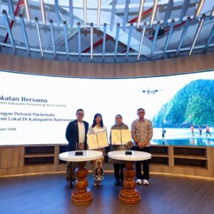 Tingkatkan Dunia Pariwisata dan Penerbangan Banyuwangi, Bupati Ipuk Fiestiandani Menandatangani Kerjasama dengan InJourney.