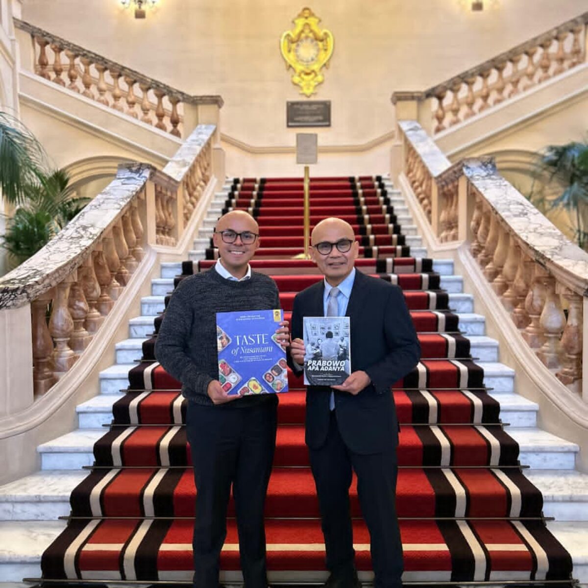 Buku Rasa Bhayangkara Nusantara Terbit dalam Bahasa Inggris, Diberikan pada Dubes.