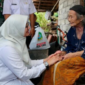 Program Gotong Royong Penanganan Kemiskinan ASN Banyuwangi Berikan Manfaat Bagi Warga Kurang Mampu, Tetapi Juga Menghadirkan Kebahagiaan.