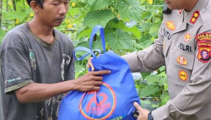 Sambut Hari Bhayangkara Ke-78, Polres Katingan Bagikan Bantuan Sosial