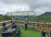 Polsek Bukit Batu Sampaikan Pesan Kamtibmas dan Keselamatan di Wisata Bukit Cinta