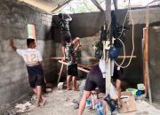 Satgas Yonkav 12/BC Bedah Rumah Tidak Layak Huni Warga Perbatasan