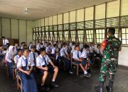 W.S Danramil 1011-02/Kapuas Hilir Berikan Materi Wawasan Kebangsaan Bagi Siswa Siswi SMP N 1 Kapuas Hilir dalam rangka MPLS.