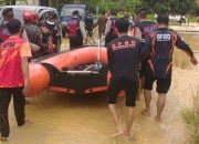 Polres Murung Raya dan TNI Bersama BPBD Evakuasi Warga di Tengah Banjir Besar Tanah Siang Selatan