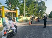 Aktif Berikan Pelayanan Masyarakat, Brimob Kalteng Rutin Gatur Lantas di Kobar
