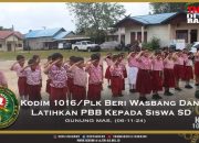 TNI Kodim 1016/Palangka Raya Latih Wawasan Kebangsaan dan PBB Siswa SD Pematang Limau, Berikan Makanan Sehat untuk Gizi Anak Terpencil