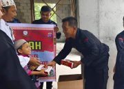 Maknai Jumat Berkah, Batalyon A Pelopor Bagikan Makanan Gratis di Masjid Al-Muhajirin Sidomulyo