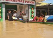 Koramil 1011/Pujon Evakuasi Warga Terdampak Banjir Akibat Luapan Sungai Kapuas