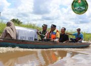 Pengawalan Ketat Babinsa Kodim 1016/Plk Pastikan Logistik Pilkada Aman Melintasi Sungai Palangka Raya