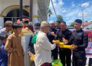 Jumat Berkah, Brimob Kalteng Bagikan Ratusan Kotak Makanan di Masjid Nurul Iman Palangka Raya