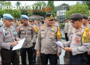 Kapolresta Palangka Raya Cek Kelengkapan Personel Sebelum Laksanakan Apel Pagi