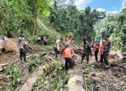 Harapan di Tengah Hujan Evakuasi Korban Longsor di Tumbang Mahuroi Terus Berlanjut