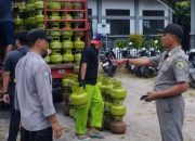 Polsek Sabangau Gelar Pam Operasi Pasar Elpiji di Kelurahan Kalampangan