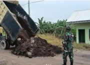 Truk Pengankut Tanah Urug Didatangkan Pada Pemeliharan Jalan Desa Nibung