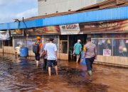 Debit Air di Sei Hambawang Naik, Polsek Sebangau Kuala Imbau Warga Hati-Hati dan Waspada