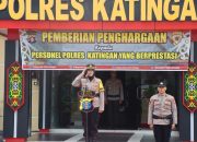 Kapolres Katingan Beri Penghargaan Kepada 11 Personel Berprestasi