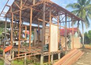 Bantu Ringankan Kesulitan Masyarakat Sekitar, Satgas TMMD Reguler ke-123 Kodim 1019/Katingan Rehap RTLH Rumah Ibu Yanti