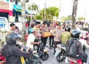 Pembagian Takjil Polresta Palangka Raya di Bundaran Besar Diserbu Masyarakat
