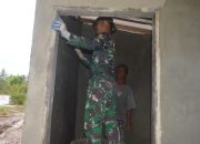 Satgas TMMD Ke – 123 Kebut Pengerjaan, Pasang Kusen Pintu MCK