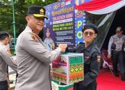 Kapolda Kalteng dan Kapolresta Palangka Raya Serahkan Bingkisan Lebaran kepada Personel Pos Terpadu Ops Ketupat Telabang 2025 