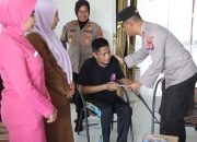 Wujud Perhatian, Kapolres Katingan Jenguk Personel yang Sakit