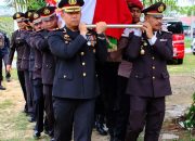 Kapolres Lamandau Pimpin Upacara Pemakaman Anggota Polres Lamandau 