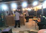 Polsek Bukit Batu Tinjau Kamtibmas di Cafe H. Tarang dan Sampaikan Pesan Humanis