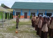 Kodim 1016/Plk Membangun Karakter Siswa SMKN 8 Palangka Raya Melalui Wasbang Dan Latihkan PBB 