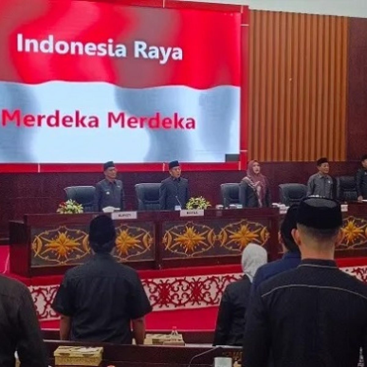 DPRD Mura Menggelar Sidang Paripurna: Tiga Raperda dan Aspirasi Rakyat Diserahkan