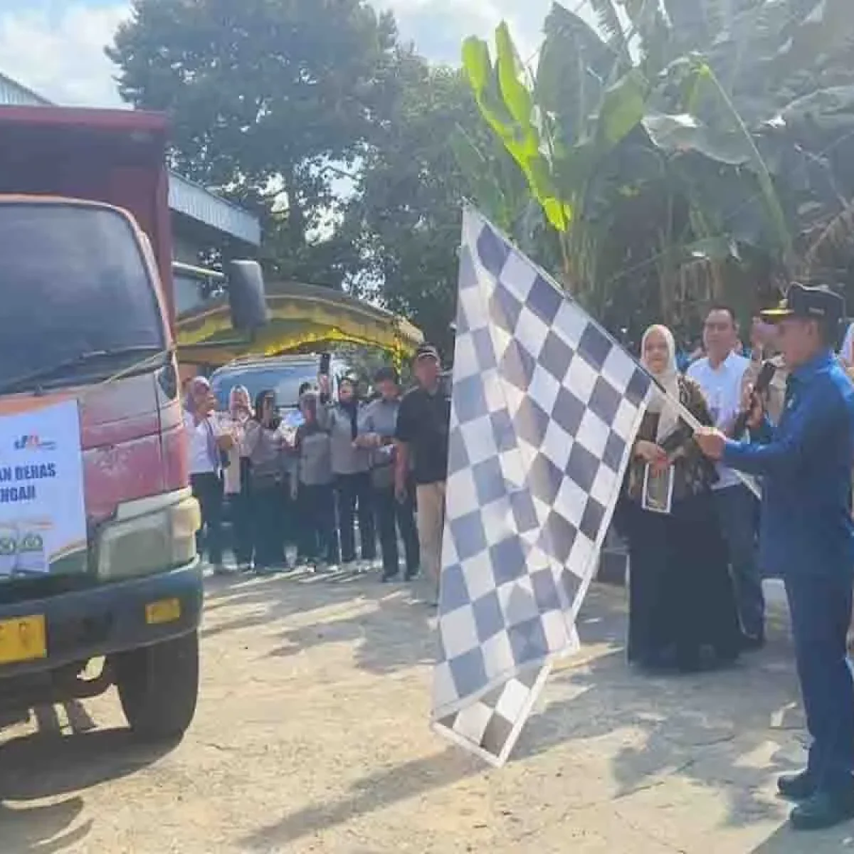 Pemkab Murung Raya Salurkan Bantuan Pangan untuk 3.975 Keluarga di 10 Kecamatan