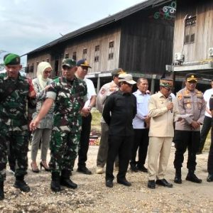 Prosesi Adat Potong Pantan Sambut Danyonif 883/Teritorial Pembangunan Tomanggung Awan di Bumi Tana Malai Tolung Lingu
