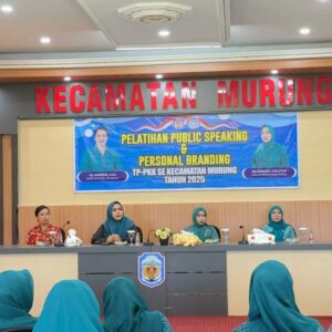Dina Maulidah Hadiri Forum Speaking & Personal Branding TPPKK Murung