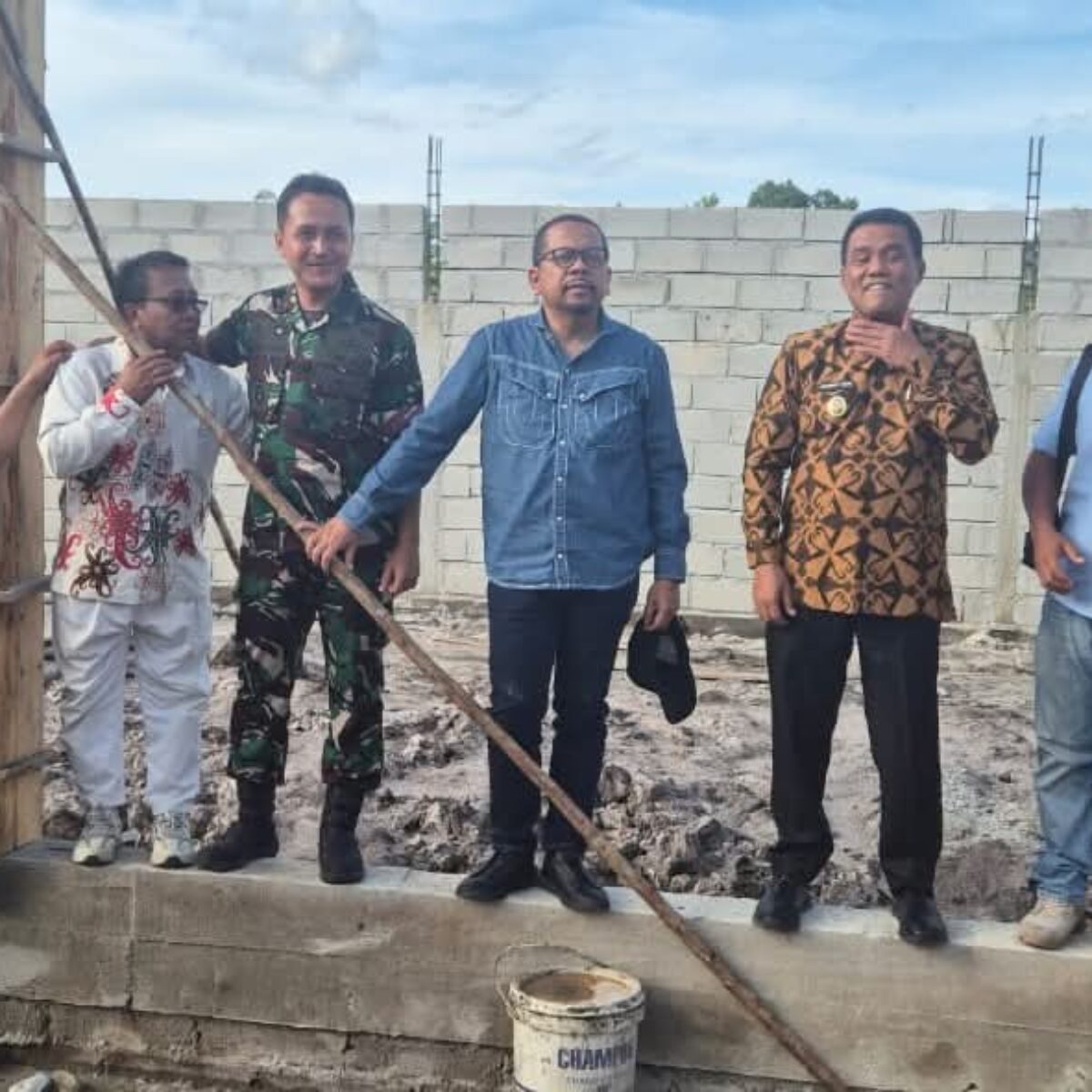 Dandim 1016/Palangka Raya Dampingi Kepala Staf Kepresidenan Tinjau Pembangunan Koperasi Merah Putih