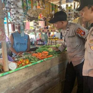 Patroli Dialogis Polsek Hanau Sambangi Pusat Keramaian,Ingatkan Warga Aksi Premanisme.