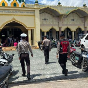 Polres Seruyan Lakukan Pengamanan Ibadah Solat Jum’at di Masjid Nurul Yaqin.
