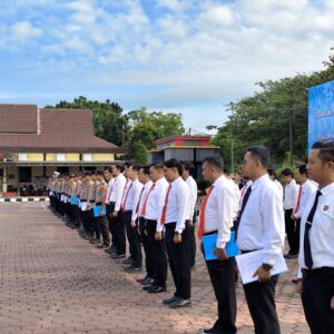 Kapolres Seruyan Ingatkan Personel Soal Disiplin,Etika Medsos,dan Norma Masyarakat Dalam Apel Pagi Senin.