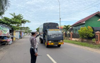 Pastikan Keamanan POLTAR, Satlantas Polres Seruyan Intensifkan Pengaturan Arus Lalu Lintas di Titik Jemput Pelajar