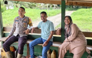 Bhabinkamtibmas Desa Gantung Pengayuh Lakukan Sambang Masyarakat.