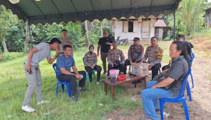 Kapolres Paser AKBP Novy Adi Wibowo, S.I.K., M.H., Pantau Langsung Pemasangan Pos Pam Gabungan di Muara Kate