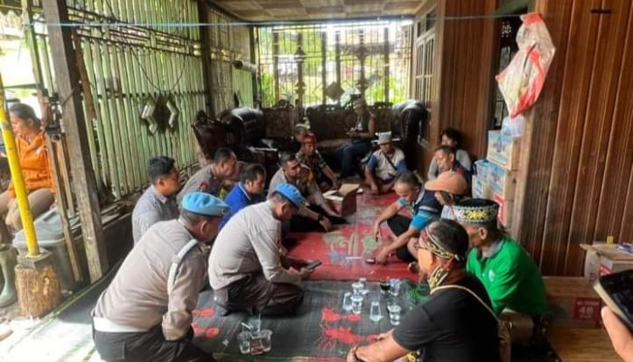 Kapolres Paser Sampaikan Belasungkawa dan berupaya ungkap Kasus Penganiayaan di Muara Komam