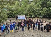 Peduli Kelestarian Lingkungan, Ditpolairud Polda Kaltim Bersama Komunitas Human Initiative Kaltim dan Balikpapan Youth Spirit Gelar Penanaman Bibit Mangrove
