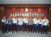 Kapolda Kaltim Terima Kunjungan Kerja Dari Direksi PT. Pertamina Hulu Indonesia Regional 3 Zona 9 di Ruangan Kerja Kapolda Kaltim