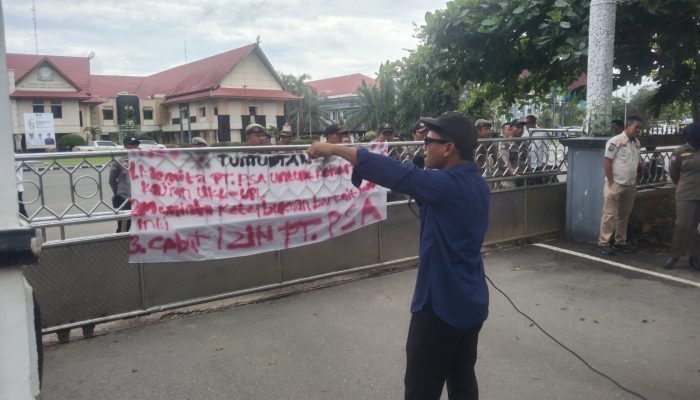 Aliansi Pemuda Tabalar Kab. Berau, Melakukan Aksi Penolakan Adanya Pendirian Pabrik Kelapa Sawit  PT. Pesona Sawit Abadi Yang Berlokasi Di Kampung Tabalar Muara